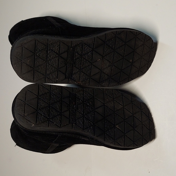 MINNETONKA  Black Leather Sheepskin Lambswool Lined Ankle Boots Size 6 - Picture 5 of 7